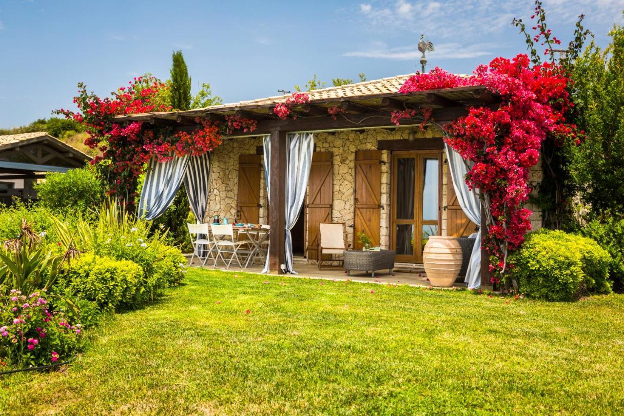 Villa Le Rondini Esparta Exterior foto